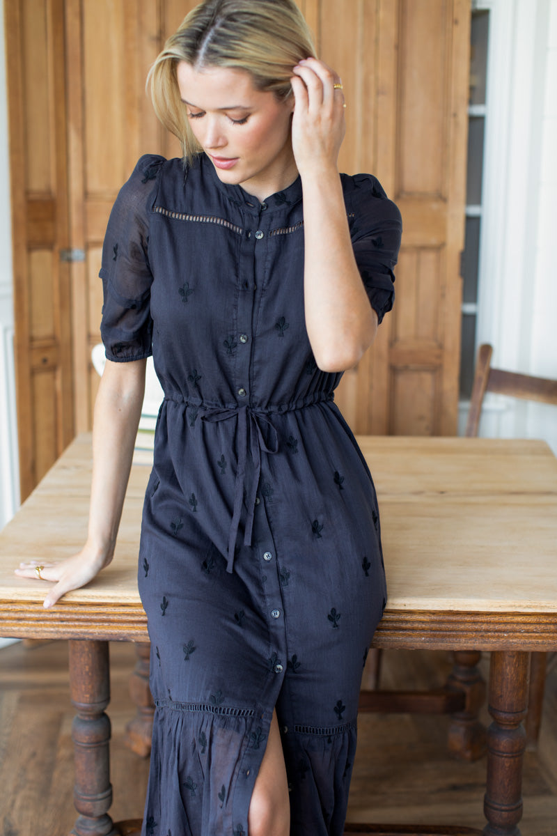 Lucy 4 Short Sleeve Dress - Embroidered Clover Midnight
