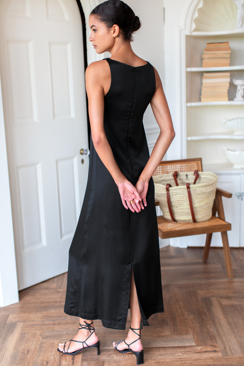 Cut In Shift Maxi Dress - Black